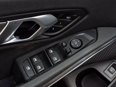 Used 2021 BMW 330i Sedan w/ M Sport Package image 17