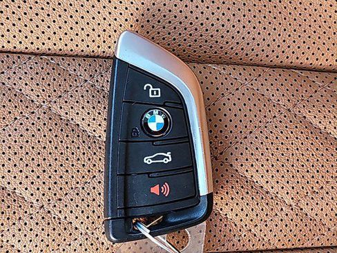 Certified 2023 BMW 530e w/ Premium Package image 37