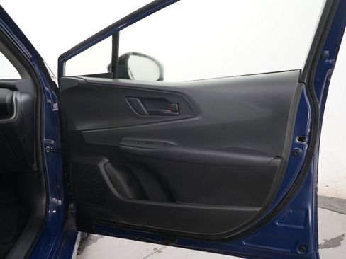 Used 2023 Toyota Prius LE FWD image 9