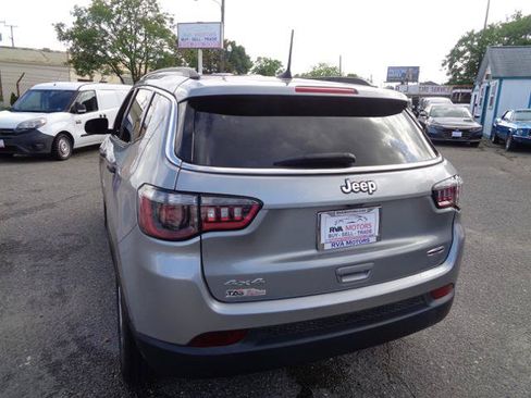 Used 2022 Jeep Compass Latitude w/ Convenience Group AWD/4WD image 12