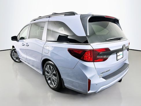 New 2026 Honda Odyssey Touring image 5