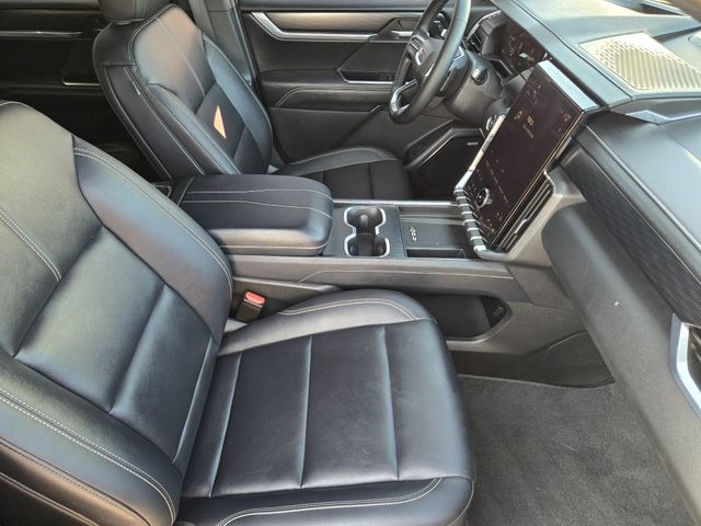 Used 2025 GMC Acadia Elevation w/ Elevation Premium Package FWD image 13