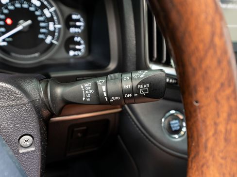 Used 2016 Toyota Land Cruiser image 30