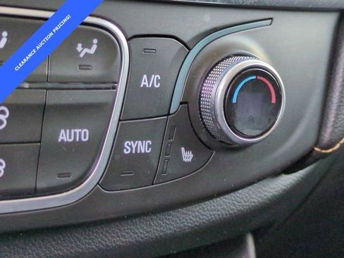 Used 2020 Chevrolet Traverse LT w/ LPO, Floor Liner Package image 22