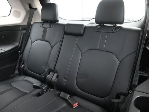 Used 2025 Honda Pilot Touring image 21