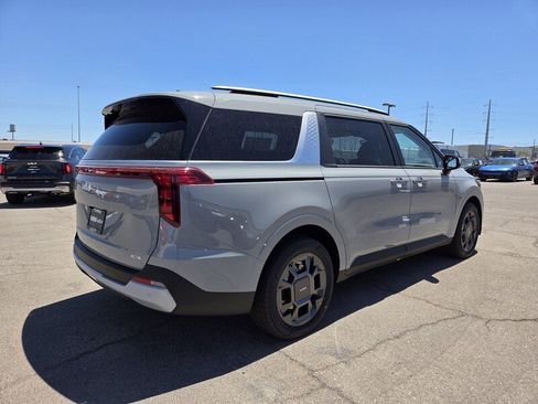 New 2026 Kia Carnival EX image 3