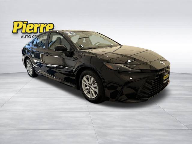Used 2025 Toyota Camry LE FWD image 5