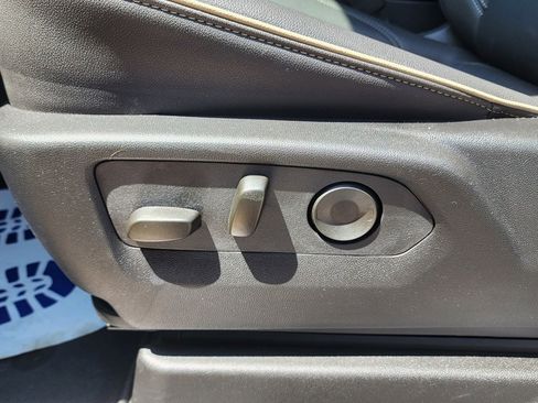 New 2025 GMC Yukon XL Elevation image 16