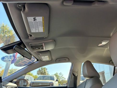 Used 2022 Toyota Camry SE image 24