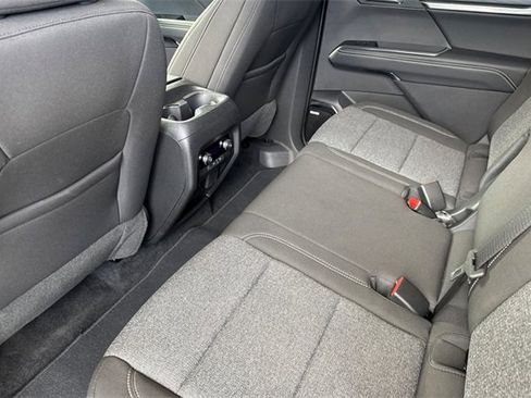 Used 2025 GMC Acadia Elevation image 12