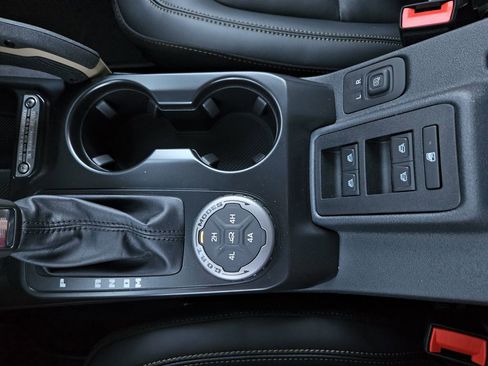 New 2025 Ford Bronco Badlands image 28