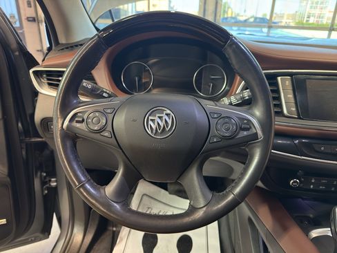 Used 2018 Buick Enclave Avenir w/ Avenir Technology Package AWD/4WD image 16