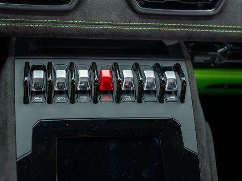 Used 2024 Lamborghini Huracan Tecnica RWD image 32