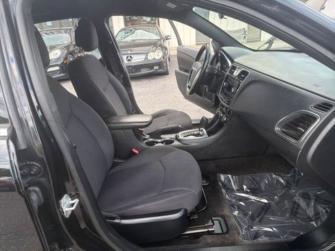 Used 2013 Chrysler 200 Touring FWD image 20
