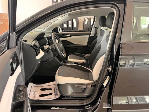 Certified 2025 Volkswagen Taos S FWD image 27