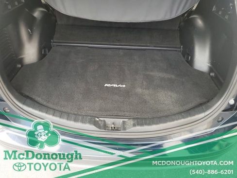 Used 2018 Toyota RAV4 XLE w/ Convenience Package image 14
