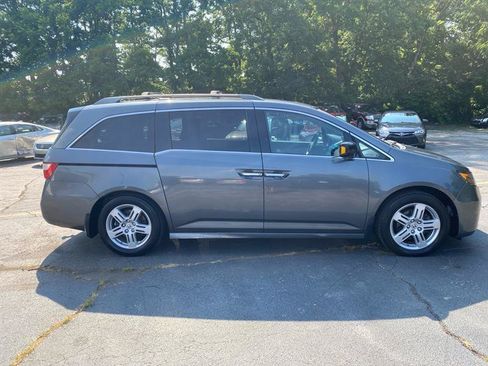 Used 2011 Honda Odyssey Touring image 4