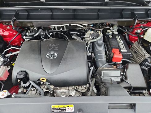 Used 2020 Toyota Highlander XLE image 38