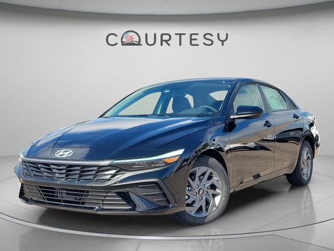 New 2026 Hyundai Elantra Hybrid FWD image 3