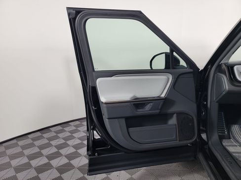 Used 2025 Rivian R1S Premium AWD/4WD image 16