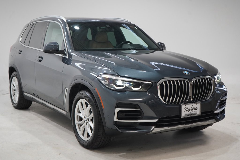 Used 2022 BMW X5 xDrive40i w/ Premium Package AWD/4WD image 1