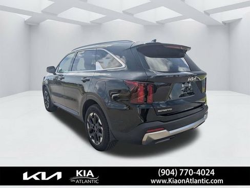 Used 2026 Kia Sorento S w/ S Panoramic Sunroof Package FWD image 5