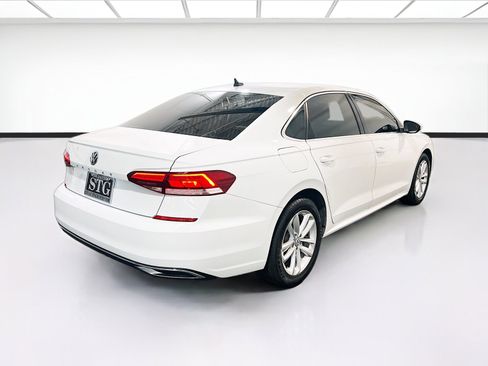Used 2020 Volkswagen Passat 2.0T SE FWD image 4