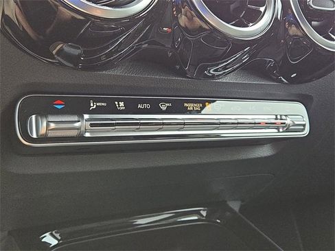 New 2026 Mercedes-Benz GLB 250 4MATIC image 14