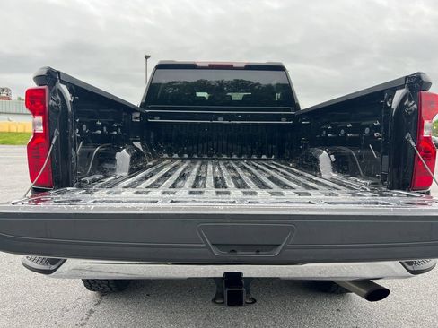 Used 2023 Chevrolet Silverado 2500 LT w/ Z71 Off-Road Package AWD/4WD image 18