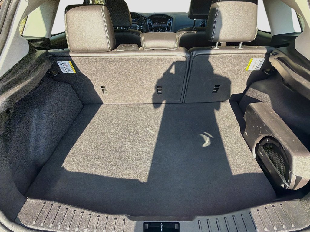 Used 2014 Ford Focus Titanium w/ Luxury Package FWD image 28