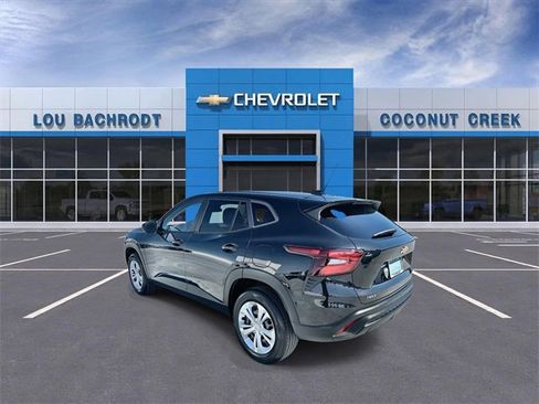 Certified 2024 Chevrolet Trax LS w/ Driver Confidence Package image 6
