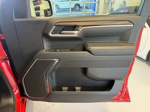 Used 2025 Chevrolet Silverado 1500 LT image 26