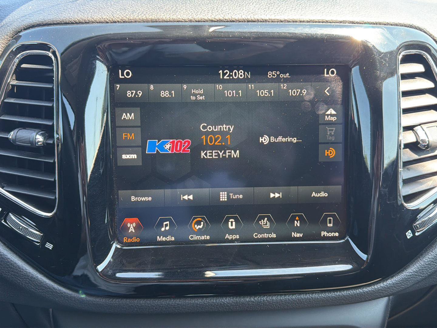 Used 2018 Jeep Compass Limited w/ Navigation Group AWD/4WD image 15