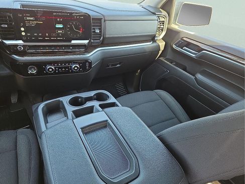 Used 2022 GMC Sierra 1500 Elevation w/ LPO, Elevation Black Package image 12