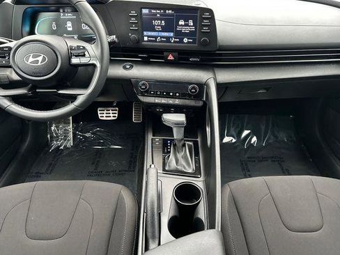 Certified 2025 Hyundai Elantra Sport image 14