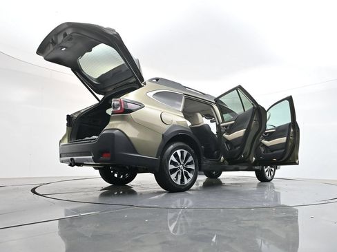 Used 2025 Subaru Outback Limited AWD/4WD image 46