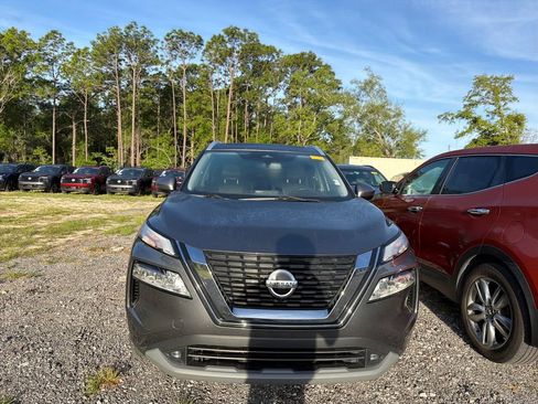 Used 2021 Nissan Rogue SL image 2