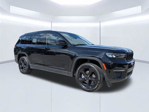 Used 2025 Jeep Grand Cherokee L Limited w/ Black Appearance Package RWD image 1