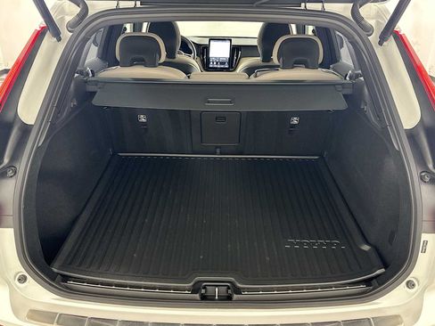 Used 2026 Volvo XC60 B5 Plus w/ Climate Package PRO AWD/4WD image 24