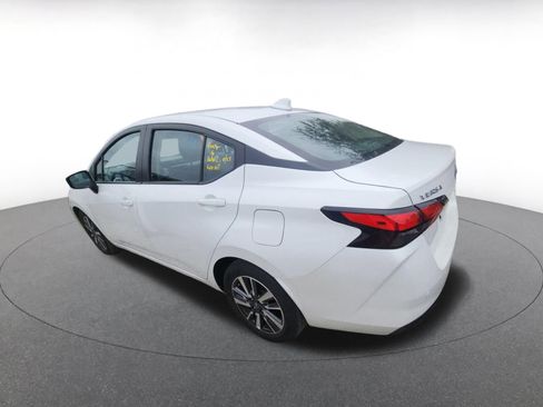 Used 2025 Nissan Versa SV image 5