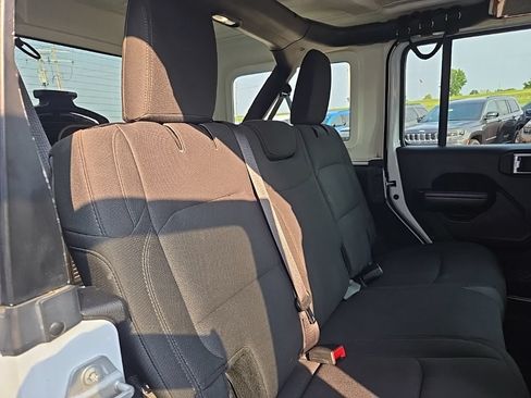Used 2019 Jeep Wrangler Unlimited Sport S AWD/4WD image 81