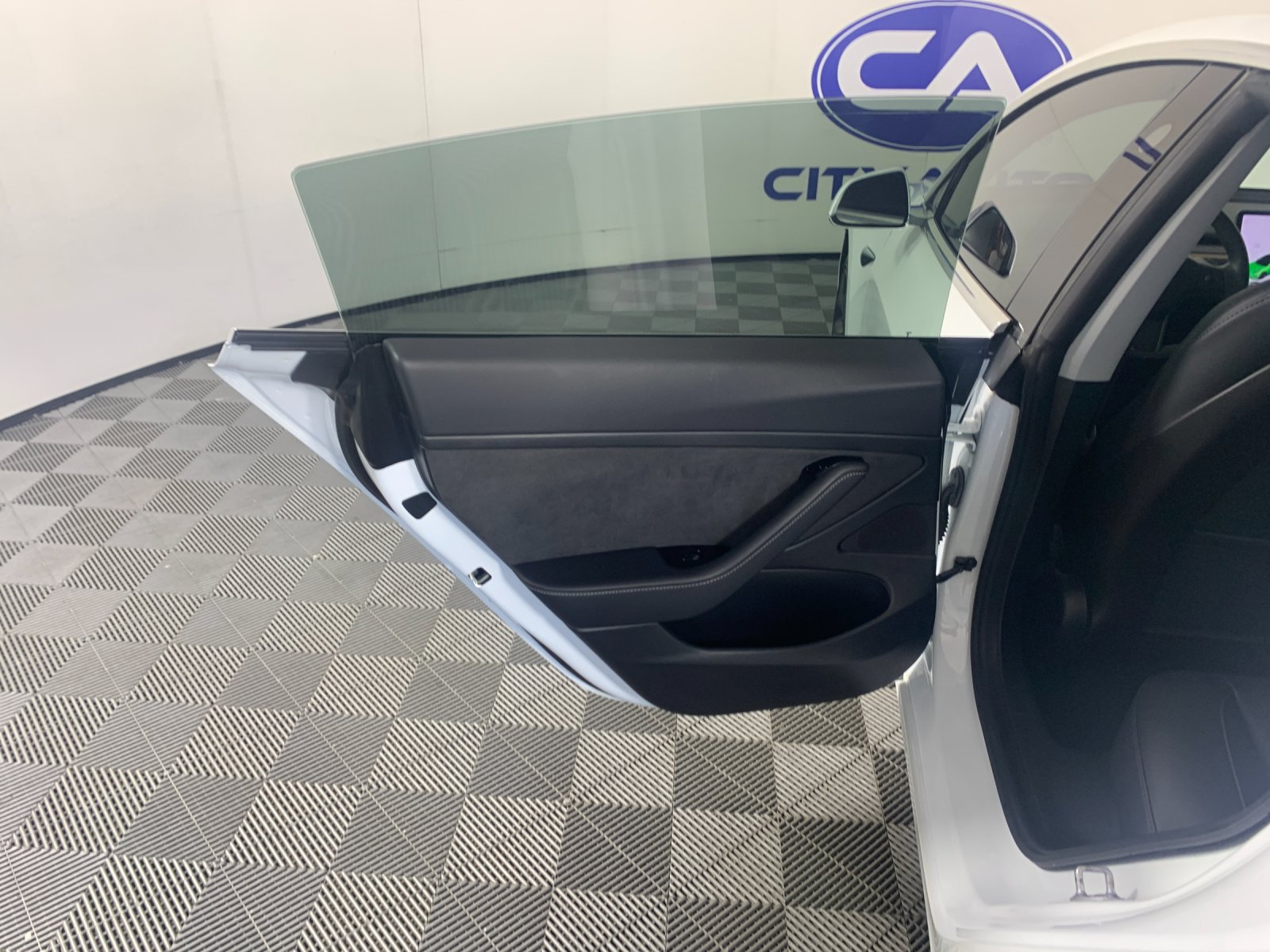 Used 2020 Tesla Model 3 Standard Range RWD image 26