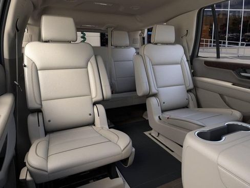New 2026 GMC Yukon Denali w/ Advanced Technology Package AWD/4WD image 17