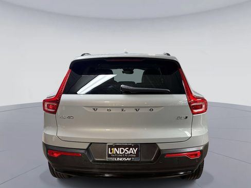 Used 2024 Volvo XC40 B5 Plus AWD/4WD image 11