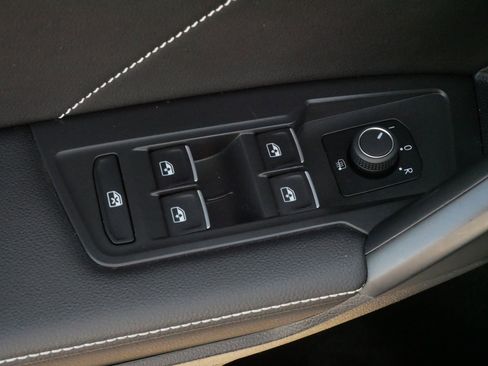 Certified 2023 Volkswagen Tiguan SE R-Line image 19