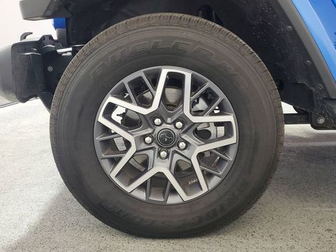 Used 2025 Jeep Wrangler Sahara image 8