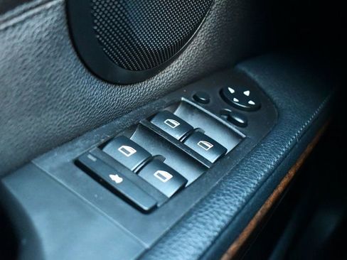 Used 2011 BMW 335i xDrive Sedan image 18