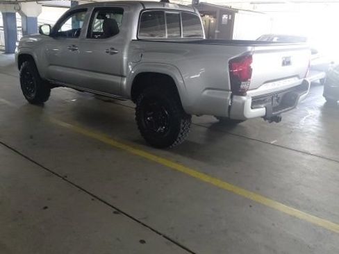 Used 2022 Toyota Tacoma SR AWD/4WD image 7