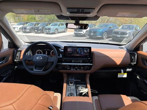 New 2026 Nissan Pathfinder Platinum AWD/4WD image 21