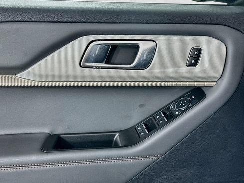 Used 2026 Ford Explorer Active RWD image 18